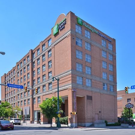 Holiday Inn Express & Suites Buffalo Downtown By Ihg Exterior photo