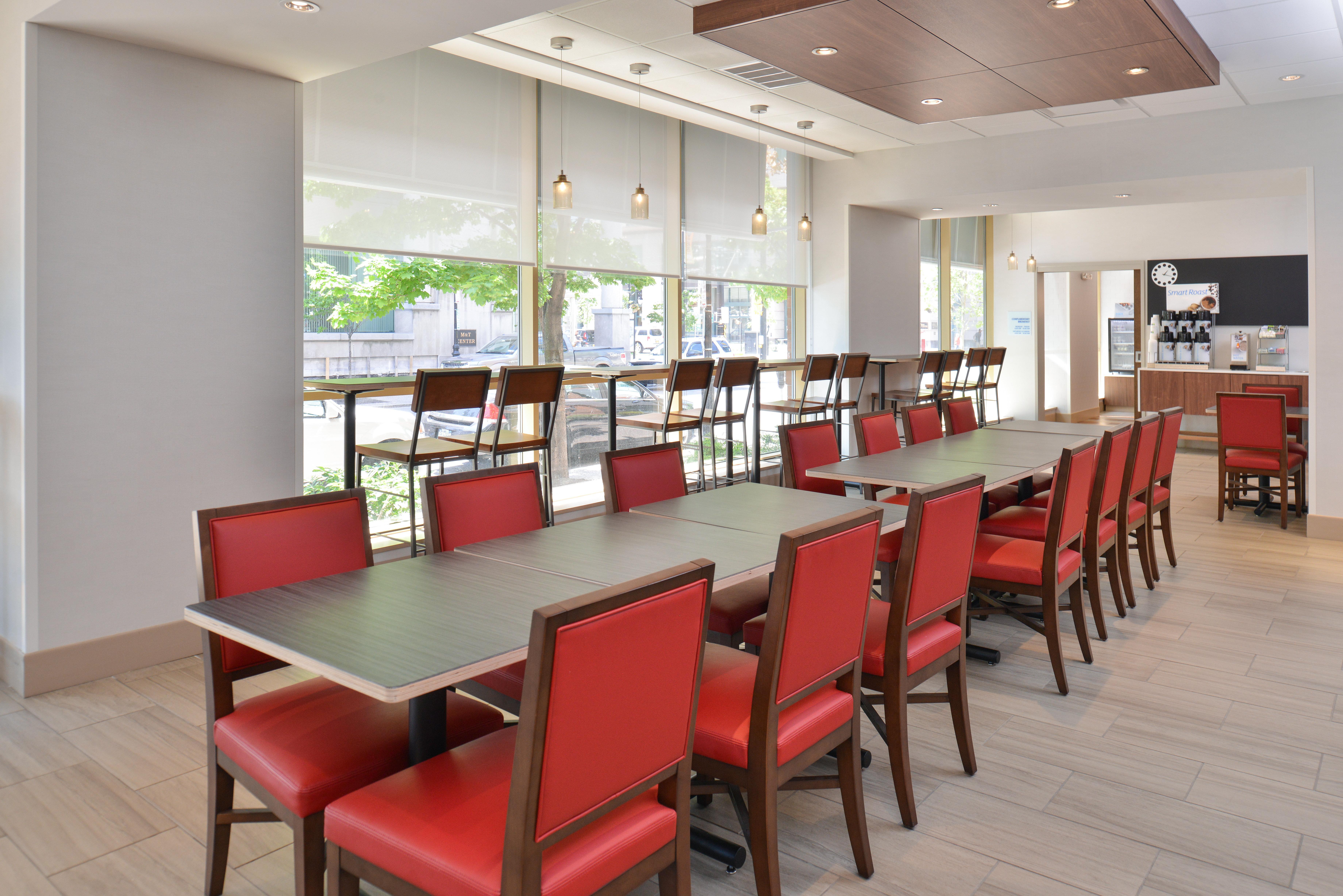 Holiday Inn Express & Suites Buffalo Downtown By Ihg Exterior photo