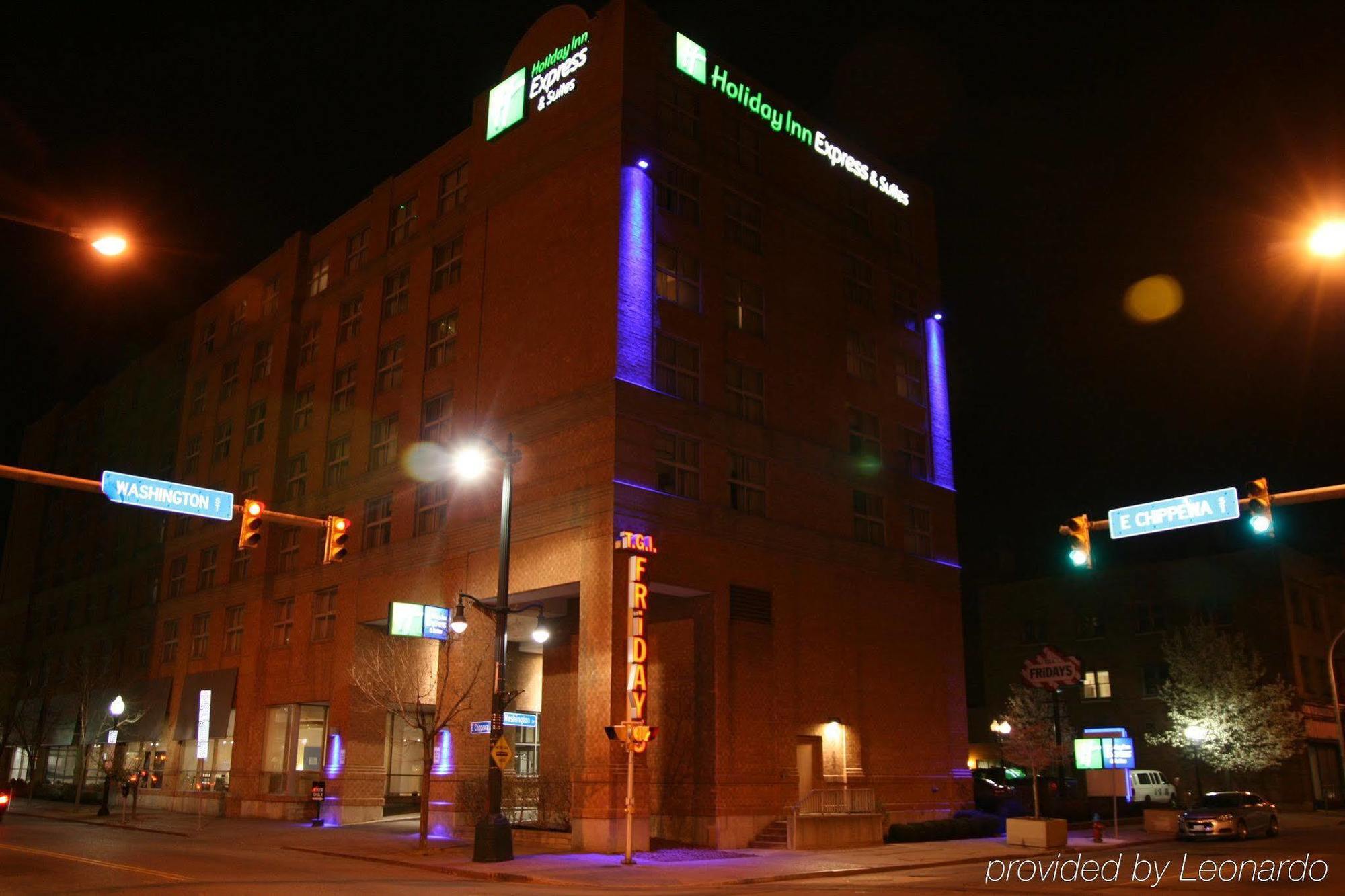 Holiday Inn Express & Suites Buffalo Downtown By Ihg Exterior photo